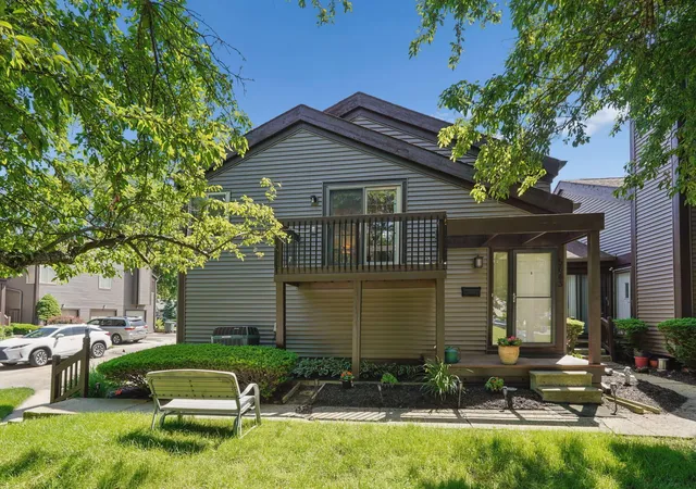 1st image of 5643 Blendon Valley Dr, Columbus, OH 43230 | MLS# 226019402