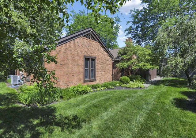 Homes for sale in Columbus, OH | 2160 Coach Rd N #9, Columbus, OH 43220 | MLS# 226019437