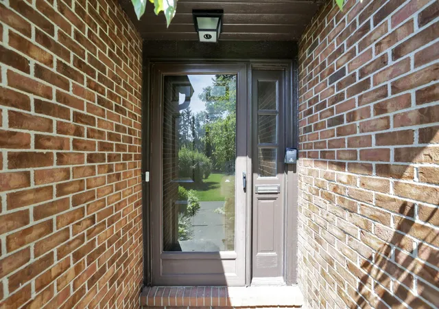 Homes for sale in Columbus, OH | 2160 Coach Rd N, Columbus, OH 43220