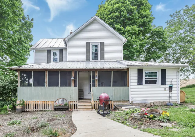 Homes for sale in Fredericktown, OH | 11479 Armentrout Rd, Fredericktown, OH 43019 | MLS# 226019414