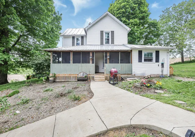 Homes for sale in Fredericktown, OH | 11479 Armentrout Rd, Fredericktown, OH 43019 | MLS# 226019414