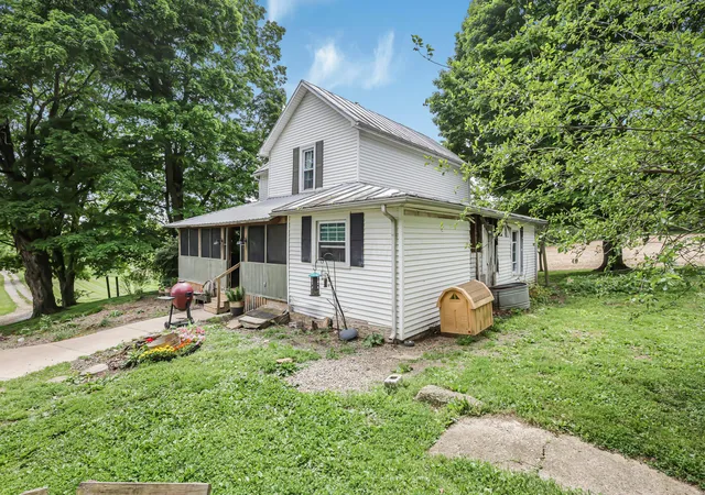 Homes for sale in Fredericktown, OH | 11479 Armentrout Rd, Fredericktown, OH 43019 | MLS# 226019414