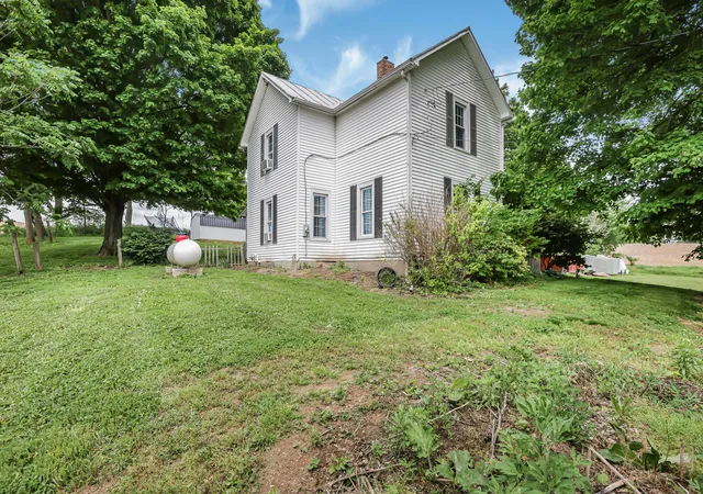 Homes for sale in Fredericktown, OH | 11479 Armentrout Rd, Fredericktown, OH 43019 | MLS# 226019414