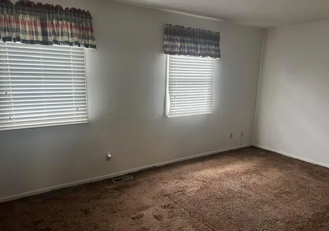 Listing Photo 2 - Condo for sale in building located at 243 Independence Dr, Chillicothe, OH 45601