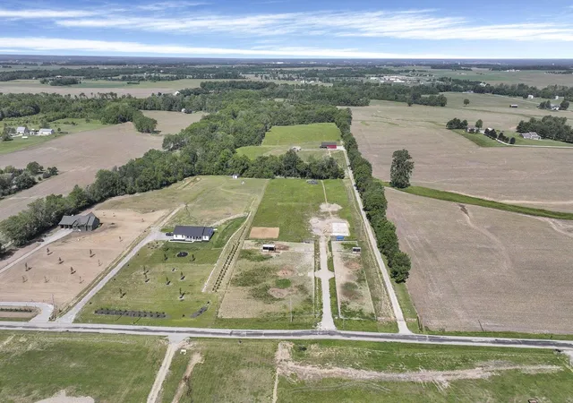 Homes for sale in Circleville, OH | 25415 Shoemaker Rd, Circleville, OH 43113 | MLS# 226019487