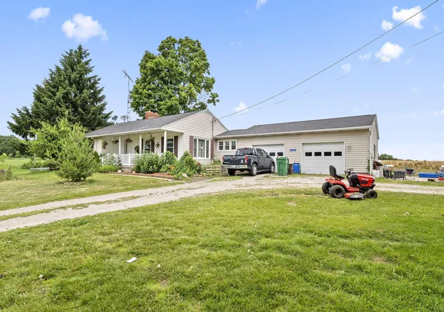3rd image of 8436 Martinsburg Rd, Mount Vernon, OH 43050 | MLS# 226019455