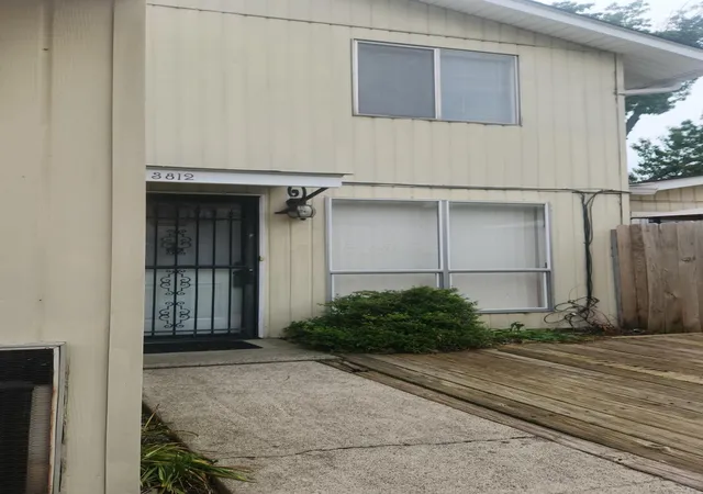 Listing Photo 3 - Condo for sale in building located at 3812 Charbonnett Ct, Columbus, OH 43232 - Unit #4E