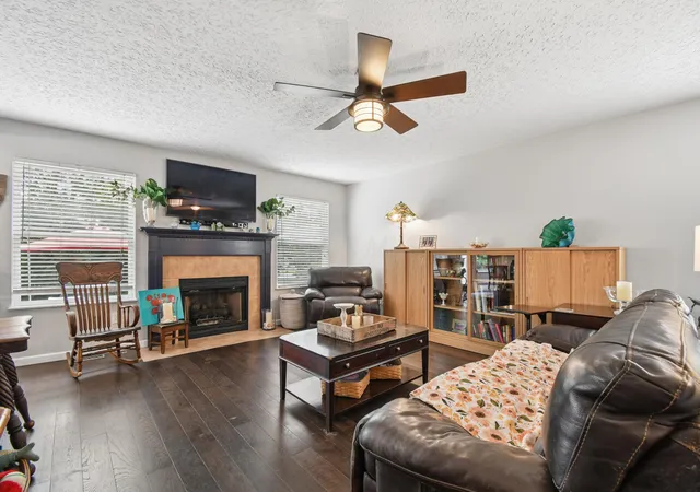 Homes for sale in Pickerington, OH | 430 Flat River St, Pickerington, OH 43147 | MLS# 226019859