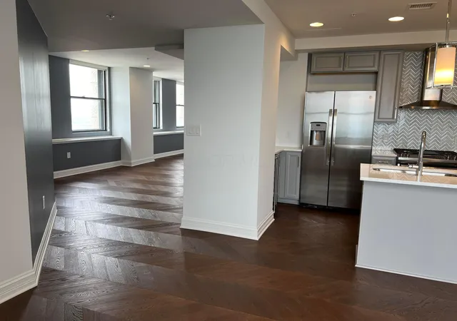 5th image of 50 W Broad St #3502, Columbus, OH 43215 | MLS# 226019610