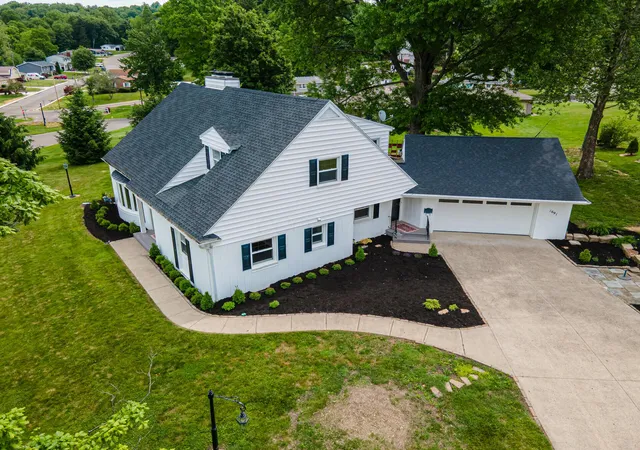Homes for sale in Coshocton, OH | 1691 Knob Hill Dr, Coshocton, OH 43812 | MLS# 226019923