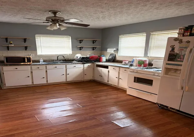 Photo 3 of Single family home for sale at 1060 Hilock Rd, Columbus, OH 43207 | MLS# 226019657 | Listing updated on 2026-08-17