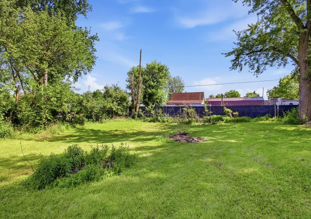 Homes for sale in Springfield, OH | 633 Neosha Ave, Springfield, OH 45505 | MLS# 226019691