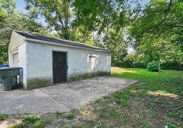 Photo 2 of Sale Pending at 1217 Smith Rd, Columbus, OH 43207 | MLS# 226025008 | Listing updated on 2026-09-25