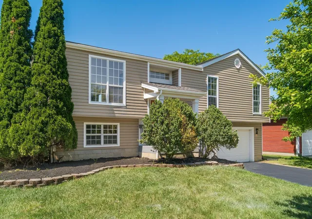 Photo 3 of Single family home for sale at 4984 Silver Bow Dr, Hilliard, OH 43026 | MLS# 226020174 | Listing updated on 2026-07-28