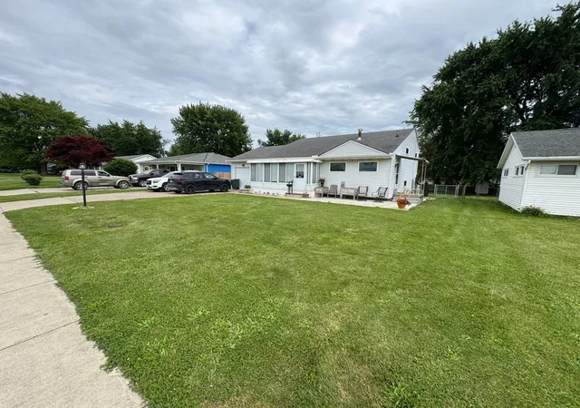 Homes for sale in Washington Court House, OH | 1107 Leesburg Ave, Washington Court House, OH 43160 | MLS# 226019706