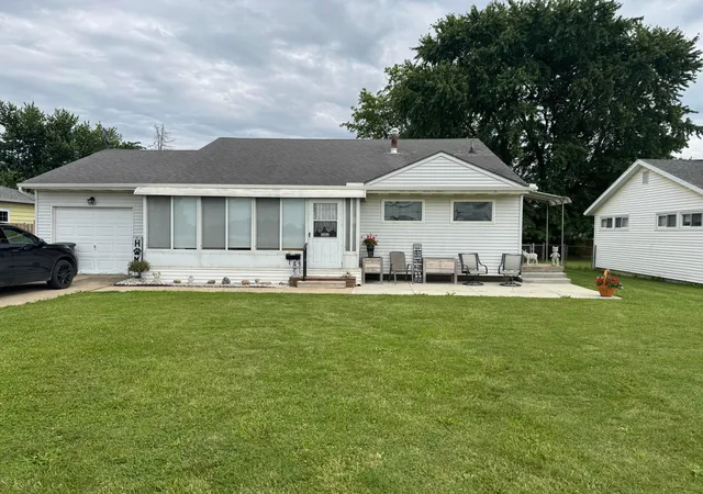 Homes for sale in Washington Court House, OH | 1107 Leesburg Ave, Washington Court House, OH 43160 | MLS# 226019706