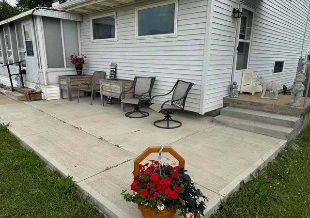 Homes for sale in Washington Court House, OH | 1107 Leesburg Ave, Washington Court House, OH 43160 | MLS# 226019706