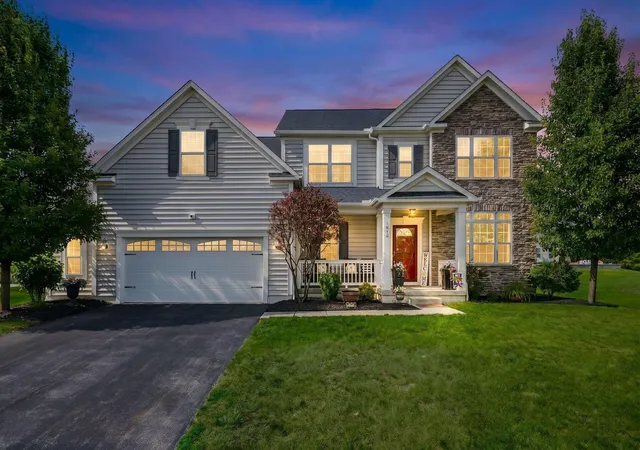 Homes for sale in Grove City, OH | 1870 Southchase Ct, Grove City, OH 43123 | MLS# 226019713