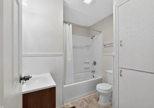 2nd image of 1024 S Kellner Rd, Columbus, OH 43209