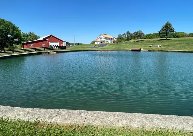 Homes for sale in Frazeysburg, OH | 3870 Vanwinkle Rd, Frazeysburg, OH 43822 | MLS# 226019749