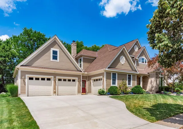 Photo 2 of Single family home for sale at 5592 Fawnbrook Ln, Dublin, OH 43017 | MLS# 226023913 | Listing updated on 2026-07-28