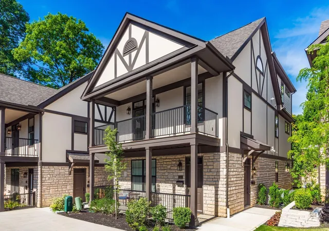 2nd image of 2015 W 5Th Ave #211, Columbus, OH 43212 | MLS# 226019771