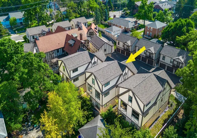 2nd image of 2015 W 5Th Ave, Columbus, OH 43212