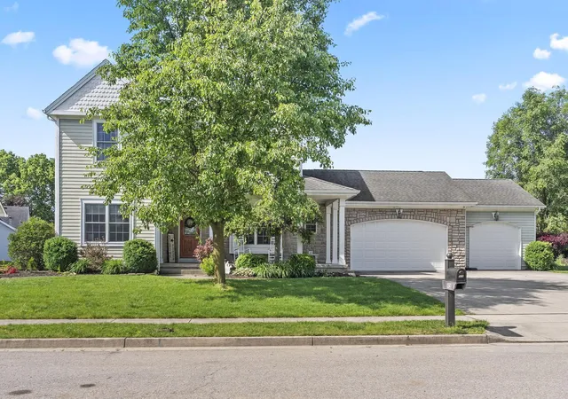 1st image of 928 Old Nursery Trl, Troy, OH 45373 | MLS# 226020715