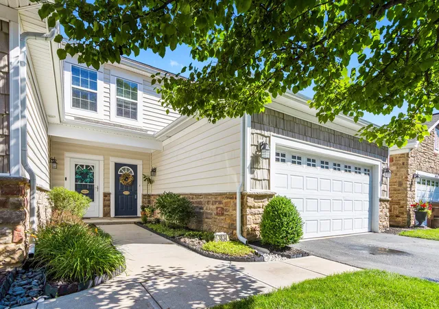 1st image of 3834 Rennes Dr, Columbus, OH 43221 | MLS# 226020140