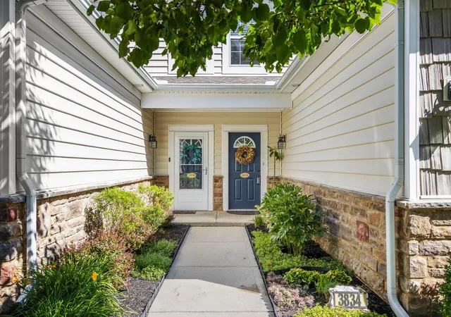 4th image of 3834 Rennes Dr, Columbus, OH 43221 | MLS# 226020140