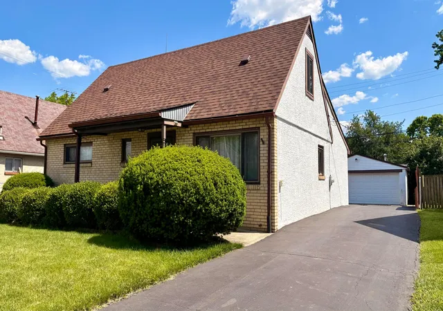 3rd image of 3321 Eakin Rd, Columbus, OH 43204 | MLS# 226019811