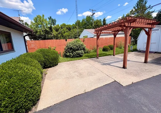 5th image of 3321 Eakin Rd, Columbus, OH 43204 | MLS# 226019811