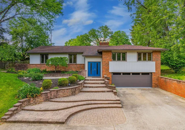 Homes for sale in Upper Arlington, OH | 2700 Fishinger Rd, Upper Arlington, OH 43221 | MLS# 226020196