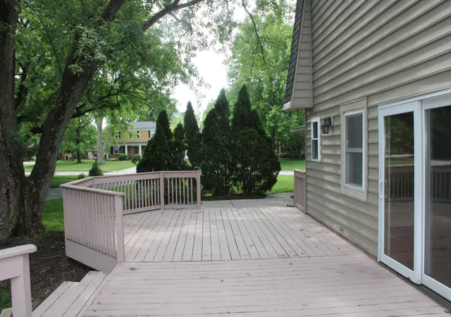 Photo 3 of Single family home for sale at 1013 Clubview Blvd S, Columbus, OH 43235 | MLS# 226019846 | Listing updated on 2026-09-24