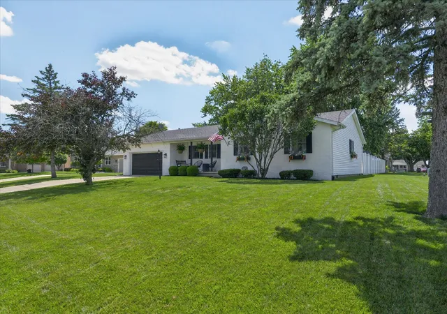 Homes for sale in Washington Court House, OH | 213 Emerald Ln, Washington Court House, OH 43160 | MLS# 226019880