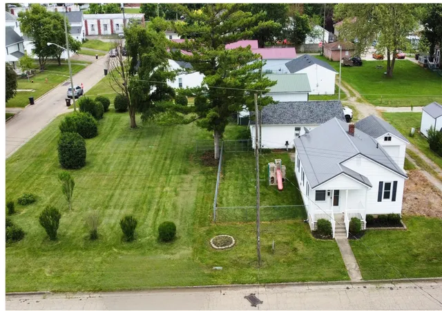 Homes for sale in Mount Sterling, OH | 139 Jefferson St, Mount Sterling, OH 43143 | MLS# 226020309