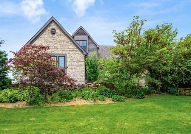 1st image of 1333 Rockmill Rd Nw, Lancaster, OH 43130 | MLS# 226019901