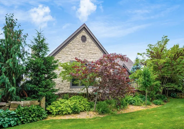 2nd image of 1333 Rockmill Rd Nw, Lancaster, OH 43130 | MLS# 226019901
