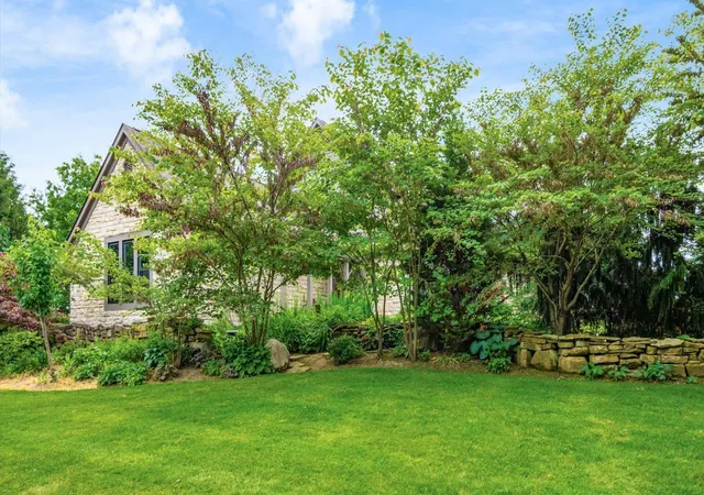 Photo 3 of Single family home for sale at 1333 Rockmill Rd NW, Lancaster, OH 43130 | MLS# 226019901 | Listing updated on 2026-10-01