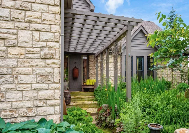Photo 4 of Single family home for sale at 1333 Rockmill Rd NW, Lancaster, OH 43130 | MLS# 226019901 | Listing updated on 2026-10-01