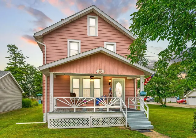 Photo 1 of Single family home for sale at 40 Walnut St, Ashville, OH 43103 | MLS# 226019907 | Listing updated on 2026-08-26