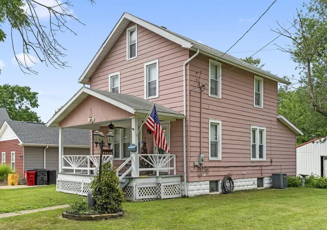 Photo 2 of Single family home for sale at 40 Walnut St, Ashville, OH 43103 | MLS# 226019907 | Listing updated on 2026-08-26