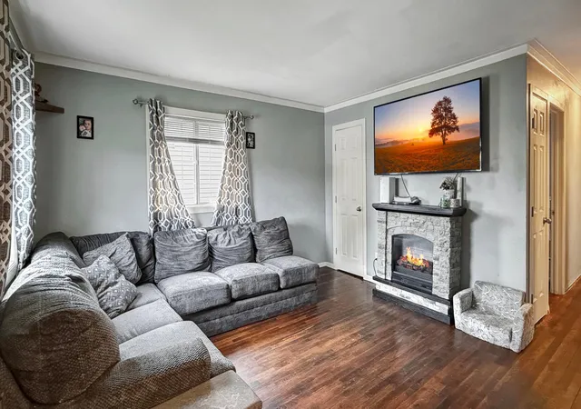 Photo 2 of Single family home for sale at 821 Ohio St, Zanesville, OH 43701 | MLS# 226019908 | Listing updated on 2026-07-29