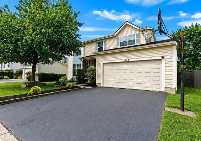 Homes for sale in Hilliard, OH | 2937 Castlebrook Ave, Hilliard, OH 43026 | MLS# 226025186