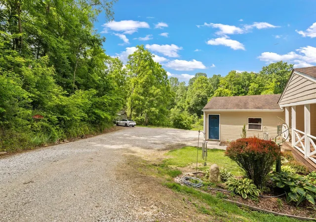 3rd image of 2339 Pumpkinvine Rd Se, Lancaster, OH 43130 | MLS# 226020609