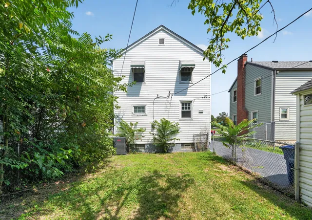 Photo 3 of Single family home for sale at 1771 E Sycamore St, Columbus, OH 43206 | MLS# 226022884 | Listing updated on 2026-09-10
