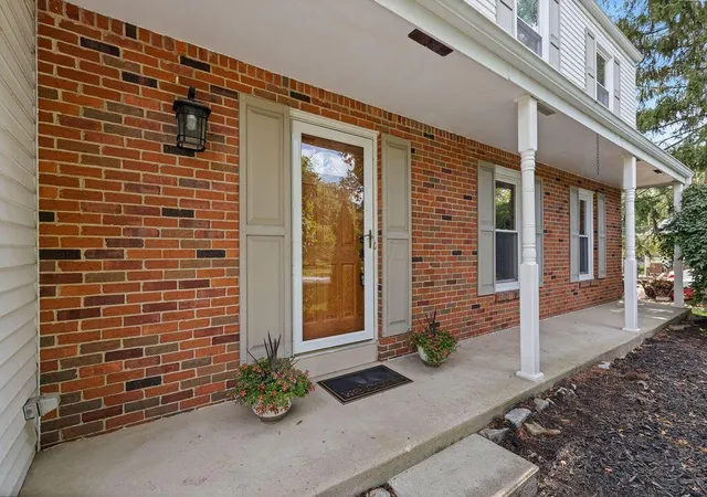 Photo 4 of Single family home for sale at 318 Apache Cir, Westerville, OH 43081 | MLS# 226021555 | Listing updated on 2026-07-29