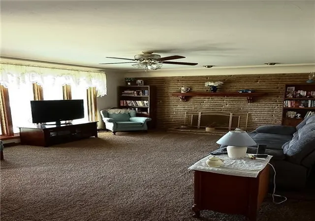 4th image of 335 Walker Dr, Zanesville, OH 43701 | MLS# 226020025