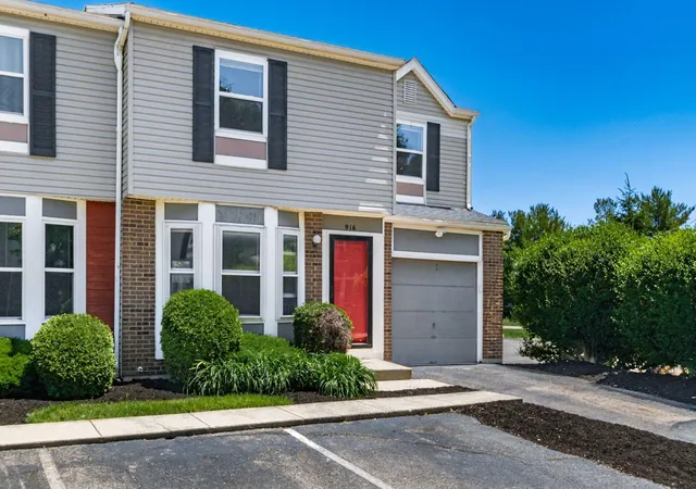 Homes for sale in Columbus, OH | 916 Worthington Woods Blvd, Columbus, OH 43085