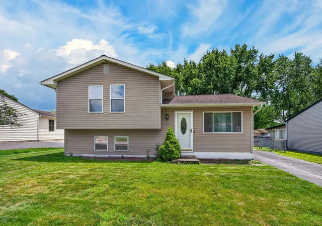 Homes for sale in Galloway, OH | 8767 Hubbard Dr S, Galloway, OH 43119 | MLS# 226024348